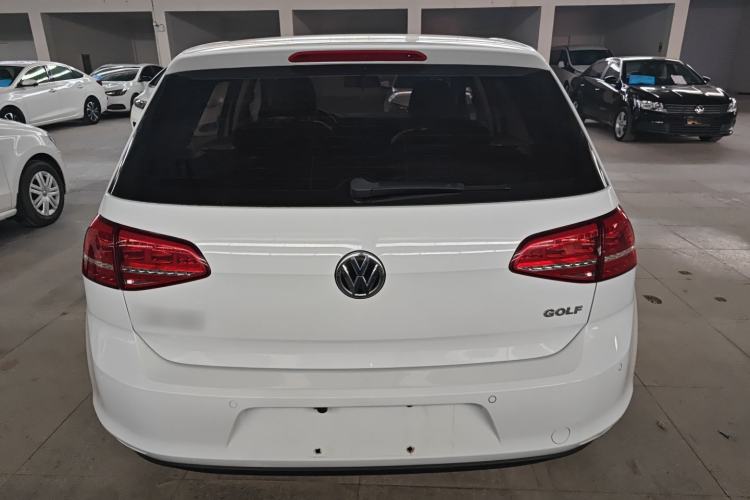 Used Volkswagen Golf 2016 1.6L Manual Fashion Edition
