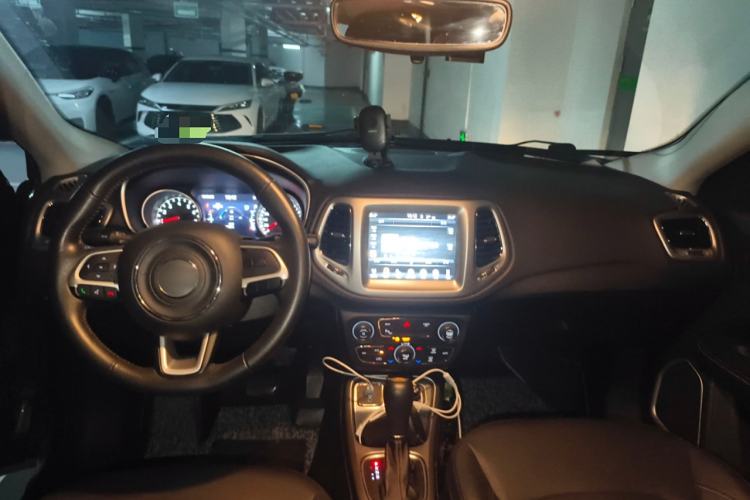 Used Jeep Compass 2017 200T Automatic Family Edition Center Console