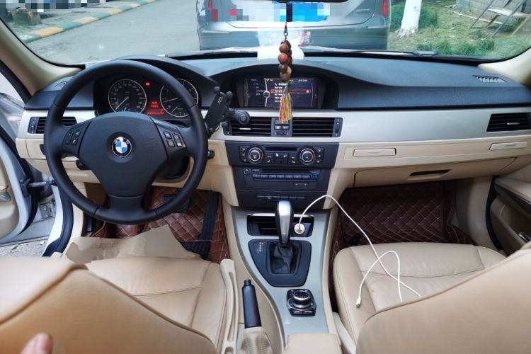 Used BMW 3 Series 2011 320i Luxury Edition
