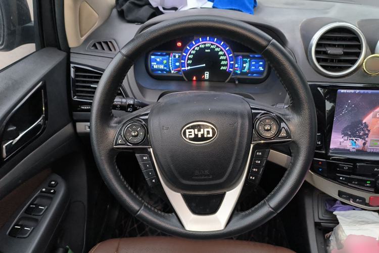 Used BYD S7 2015 2.0T Upgraded Automatic Luxury Version Steering Wheel