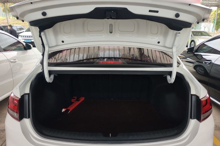 Used Hyundai Celesta 2018 1.6L Automatic GL Enjoyment Edition China VI compliant