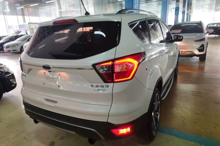 Used Ford Kuga 2018 EcoBoost 180 Two-Wheel-Drive Cognac Special Edition
