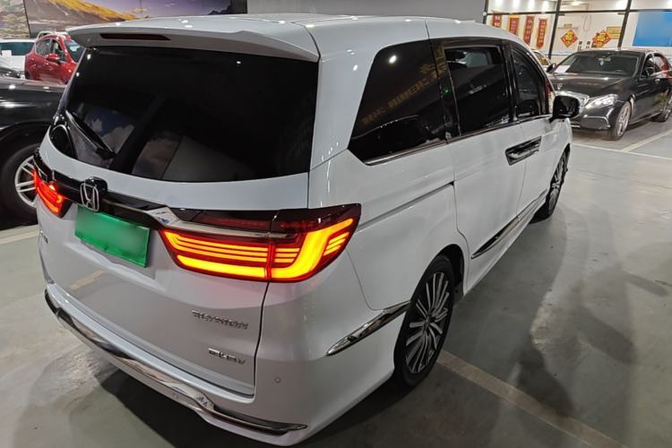 Used Honda Elysion 2024 2.0L eHEV Luxury Edition Rear Right 45 Deg