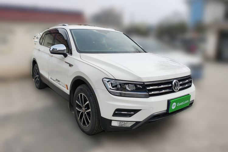 Used Volkswagen Tiguan L 2018 280TSI Automatic Two-Wheel Drive Comfort Edition Front Right 45 Deg