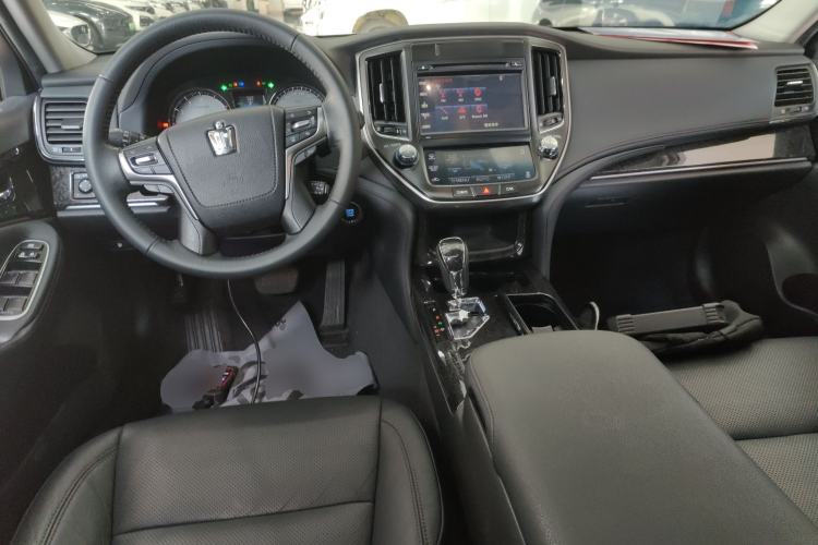 Used Toyota Crown 2018 2.0T Fashion Edition
