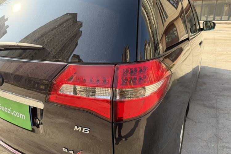 Used BYD M6 2015 2.4L Automatic Luxury Model
