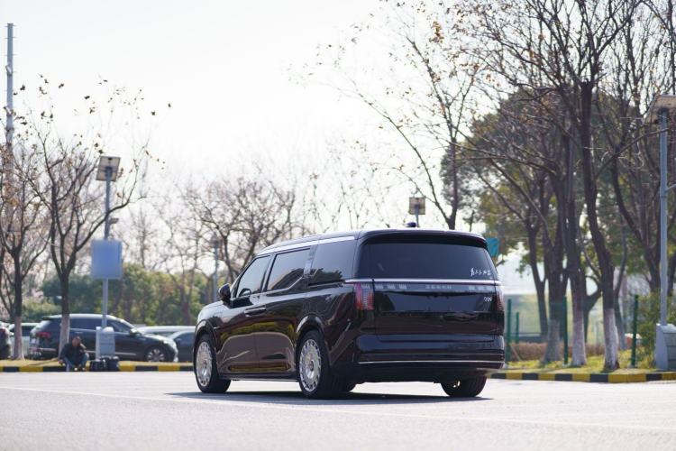 Used Zeekr 009 2022 Revised WE Version Exterior 4