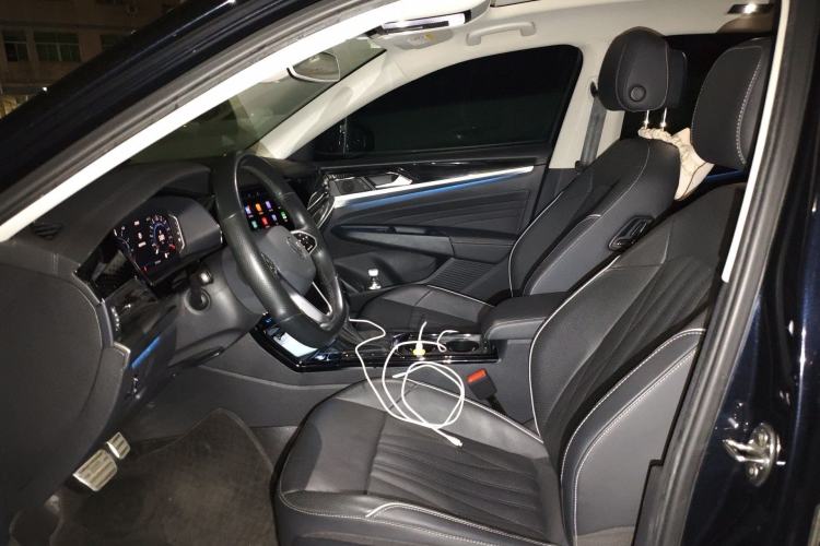 Used Volkswagen Passat New Energy 2022 430 PHEV Hybrid Luxury Edition Left Front Seat