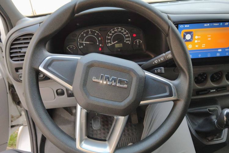 Used JMC Transit 2019 2.8T Commercial Version Short Wheelbase Mid-Roof 3-Seater China VI Standard JX493