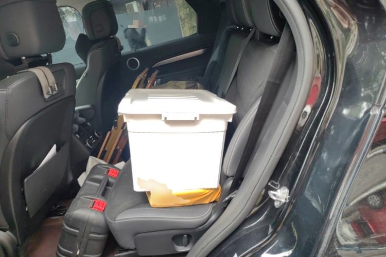 Used Land Rover Discovery 2021 360 PS R-Dynamic SE Left Rear Seat