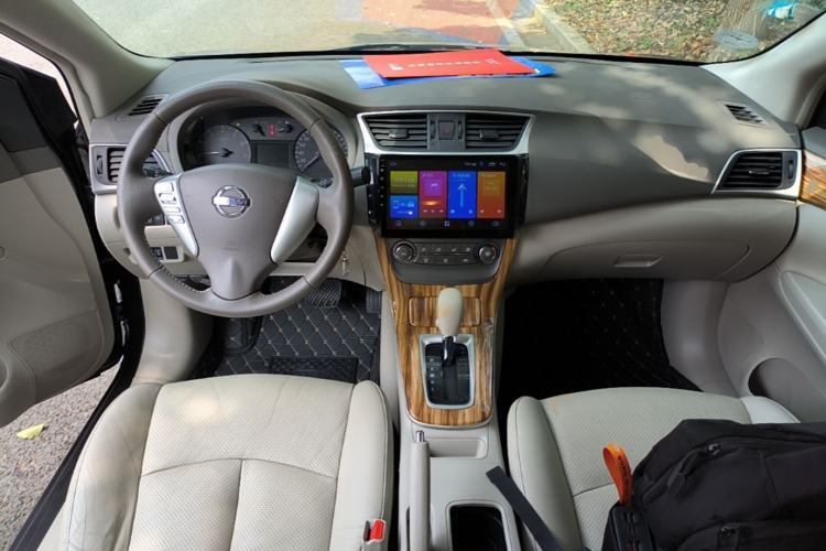 Used Nissan Sylphy 2014 1.6XV CVT Deluxe Edition Center Console