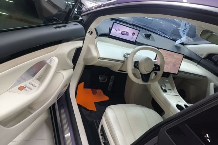 Used Hima Luxeed R7 2025 Range-Extended Version 251 km Max Driver Seat