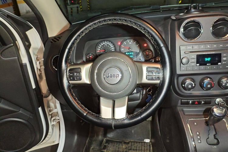 Used Jeep Compass 2012 2.0L two-wheel drive sport version