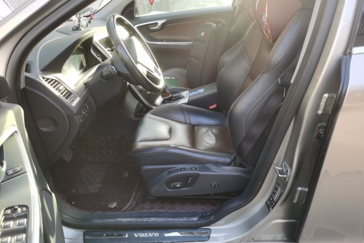 Used Volvo XC60 2015 T5 Smart Upgrade Model
