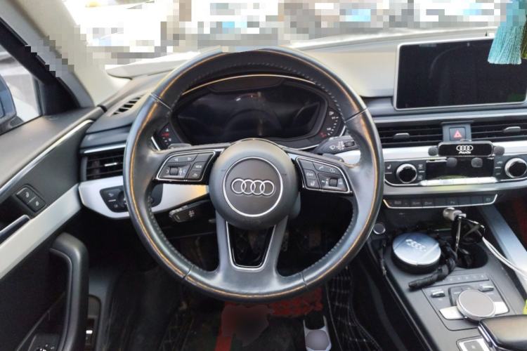 Used Audi A4L 2018 30th Anniversary Edition 40 TFSI Fashion Model
