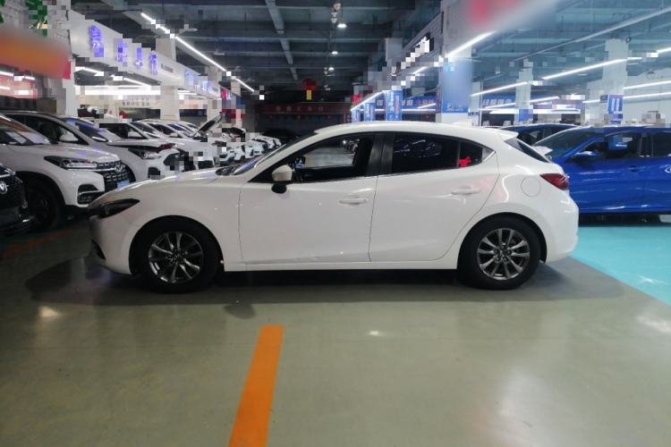 Used Mazda Mazda 3 Axela 2019 Cloud-Control Edition Hatchback 1.5L Automatic Comfort Model China VI Standard