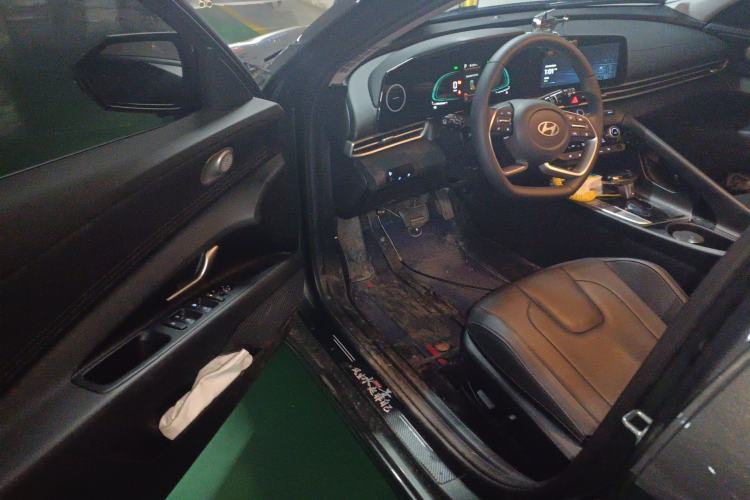 Used Hyundai Elantra 2023 1.5L CVT LUX Prestige Edition