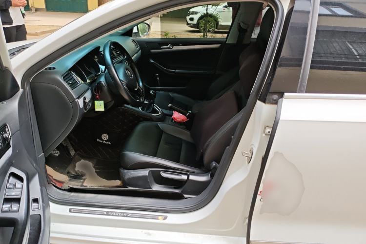 Used Volkswagen Sagitar 2018 1.6L Manual Comfort Model Left Front Seat