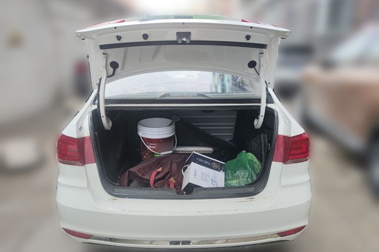 Used Volkswagen Santana 2016 1.6L Manual Fashion Edition
