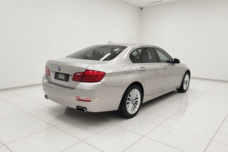 Used BMW 5 Series 2014 520Li Elegant Model Rear Right 45 Deg