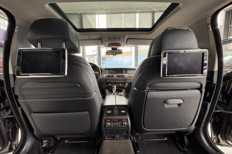 Used BMW 5 Series 2014 535Li Leading Model Interior 1