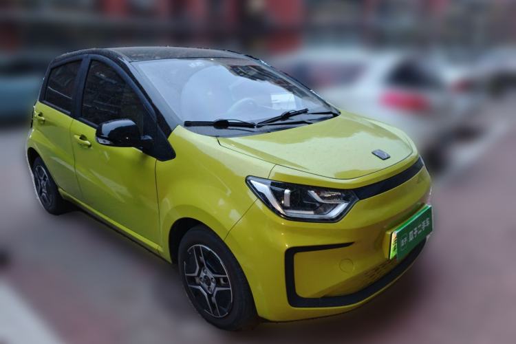 Used SOL E10X 2021 302 km Range Fashion Edition 31.4 kWh Front Right 45 Deg