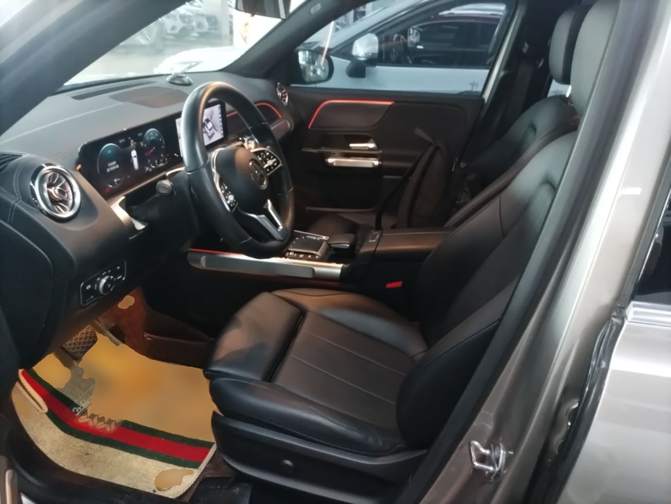 Vordere Reihe im Auto