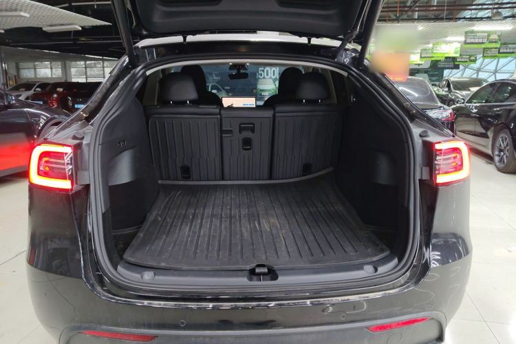 Used Tesla Model Y 2023 Long-Range All-Wheel-Drive Version
