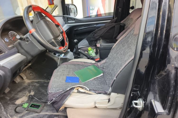 Used FORTHING Lingzhi 2022 M5L 1.6L Utility Model 7 Seats
