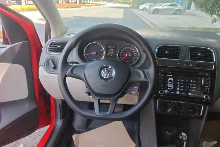 Used Volkswagen Polo 2014 1.4L Automatic Comfort Edition Steering Wheel