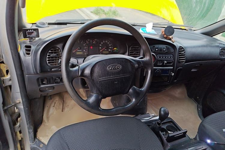 Used JAC Group Refine 2008 2.0L Shuttle Gasoline Basic Version with Single Air Conditioner Steering Wheel