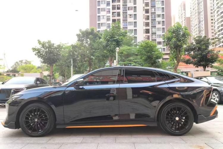 Used CHANGAN UNI-V 2024 1.5T Prestige Sport Edition Exterior 3