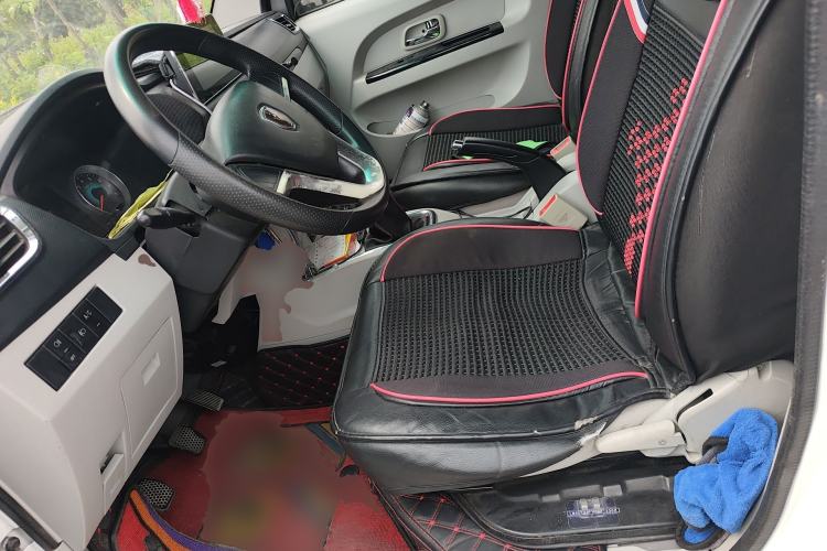 Used Jinbei New Hiace S 2023 1.5L Wealth Edition Van 2/5-Seater Air-Conditioned Model SWC15M Left Front Seat