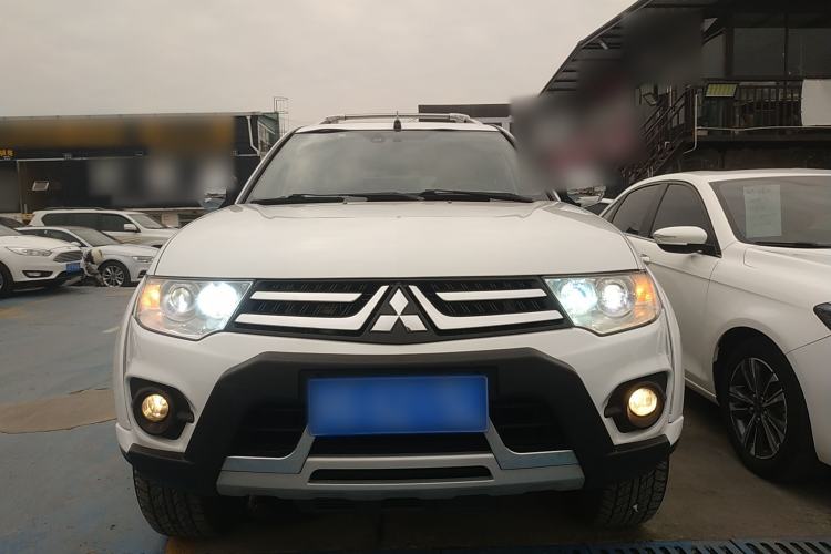 Used Mitsubishi Pajero Sport 2013 3.0L Automatic 4x4 Flagship Edition

