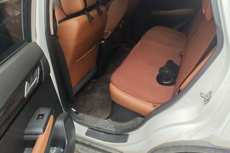 Used Dongfeng Fengdu MX5 2016 2.0L Automatic Flagship Edition Left Rear Seat