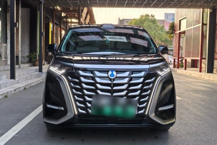 Used Denza D9 2025 DM-i Intelligent Drive 1020 Four-Wheel Drive Prestige Model