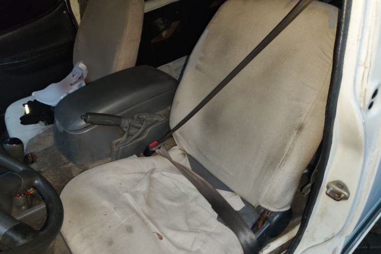 Used Jinbei Hiace 2011 2.0L 5th Generation Xiangyun Comfort Version 4G20D4B