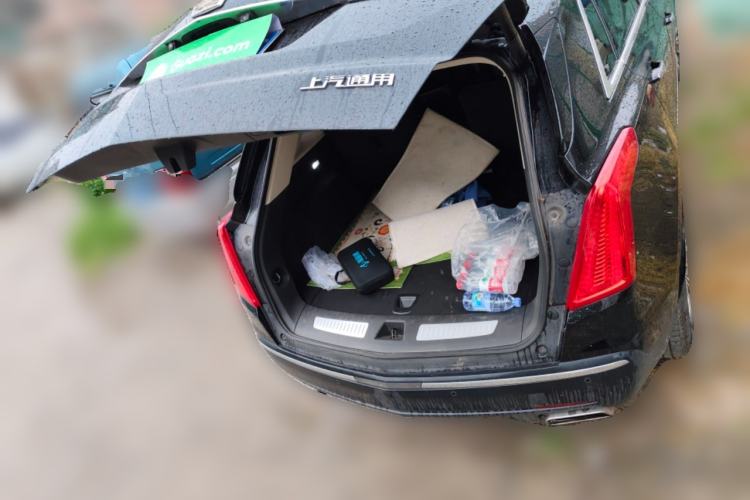 Used Cadillac XT5 2018 25T Luxury Model Trunk