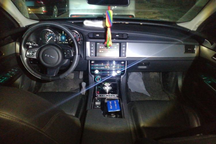 Used Jaguar XF 2016 XF 2.0T Two-Wheel-Drive Luxury Edition
