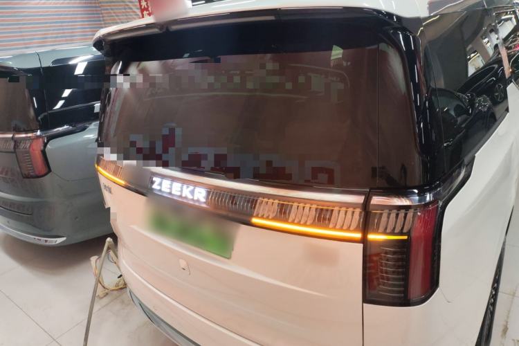 Used Zeekr 009 2024 Six-Seat Executive Version 4WD 108 kWh
