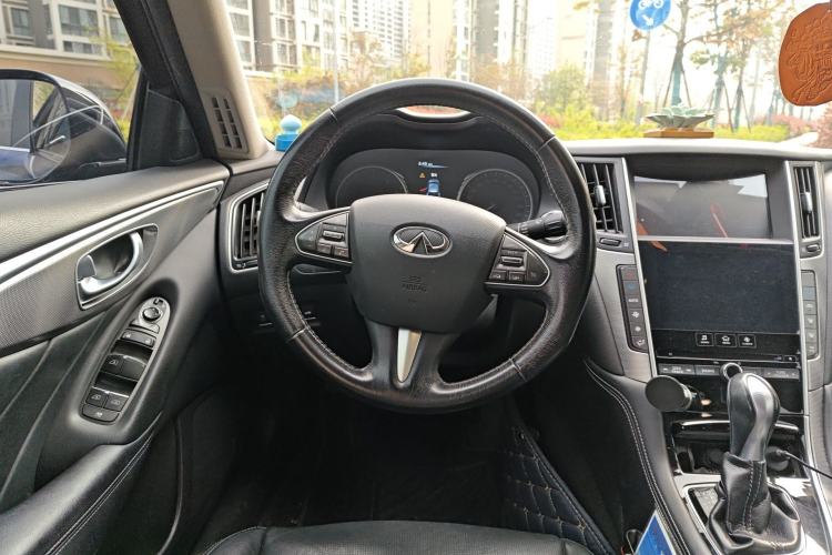 Used Infiniti Q50L 2015 2.0T Enjoyment Edition Steering Wheel