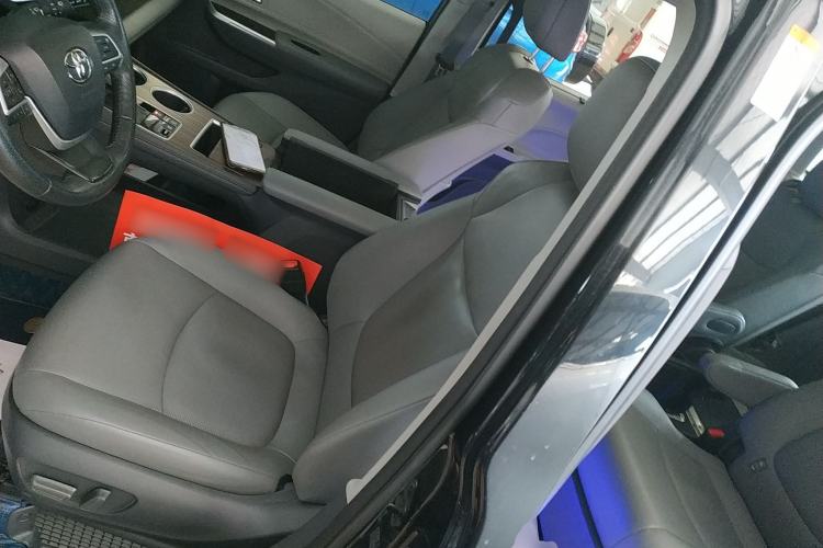 Used Toyota Granvia 2023 2.5L Hybrid Prestige PLUS Edition Left Front Seat