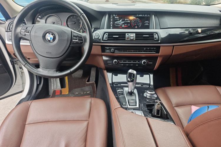 Used BMW 5 Series 2015 520i Elegant Edition
