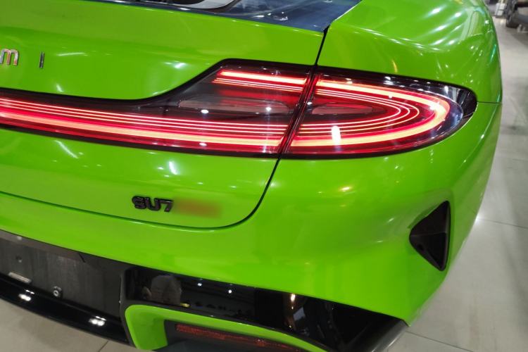 Used Xiaomi Auto SU7 2024 Four-Wheel-Drive Max Founder's Edition Right Rear Taillight