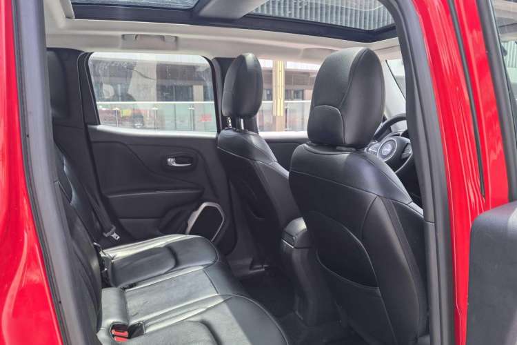 Used Jeep Renegade 2018 Connected Large Screen Version 180TS Automatic High-Energy Edition