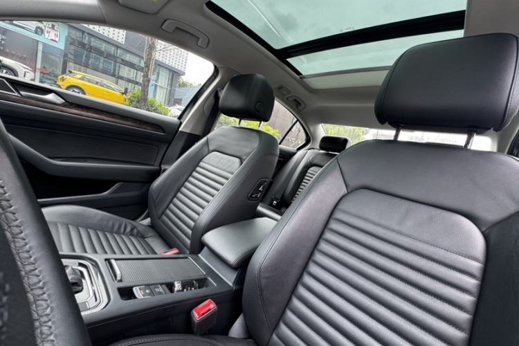 Used Volkswagen Magotan 2018 Facelift 330TSI DSG Luxury Model Interior 2