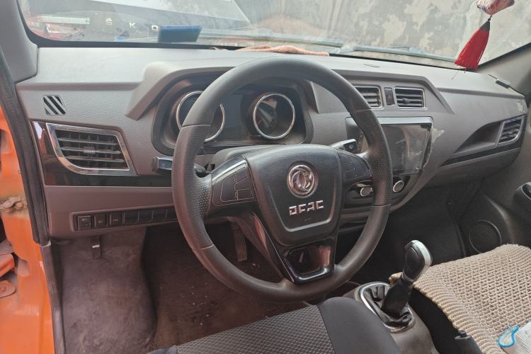 Used Dongfeng Yufeng EM26 2023 High-End Model 41.86 kWh CATL Steering Wheel