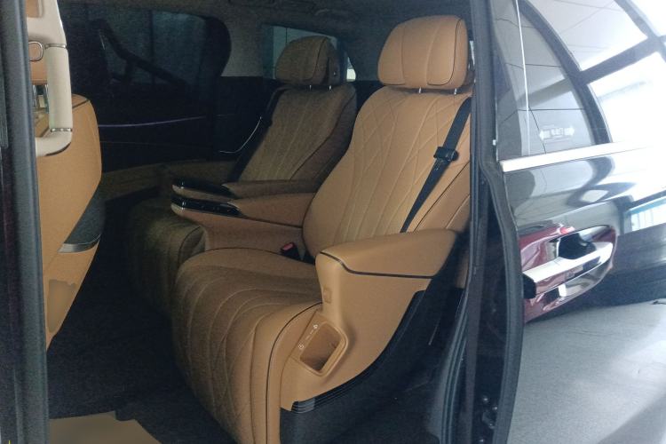 Used Denza D9 2024 DM-i 980 Four-Wheel Drive Prestige Model
