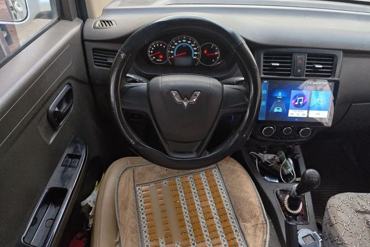 Used Wuling Rongguang V 2018 1.5L Standard Version Steering Wheel