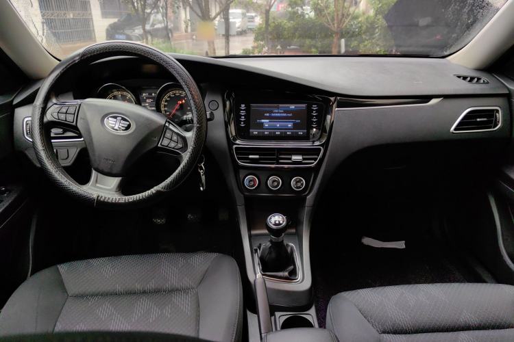 Used FAW Junpai A70 2016 1.6L Manual Tech Model Center Console